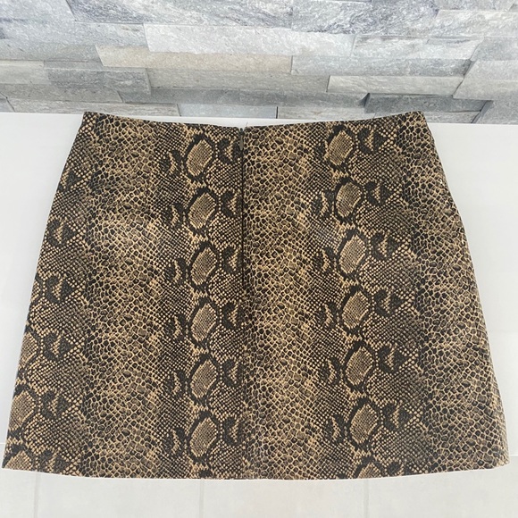EXPRESS BROWN PYTHON SKIRT   Size 3/4 - Picture 6 of 6